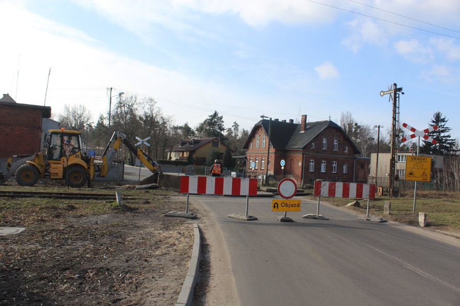 Rozpoczął się remont przejazdu kolejowego w Piaskach