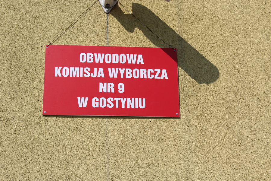 Wybory przy bardzo niskiej frekwencji