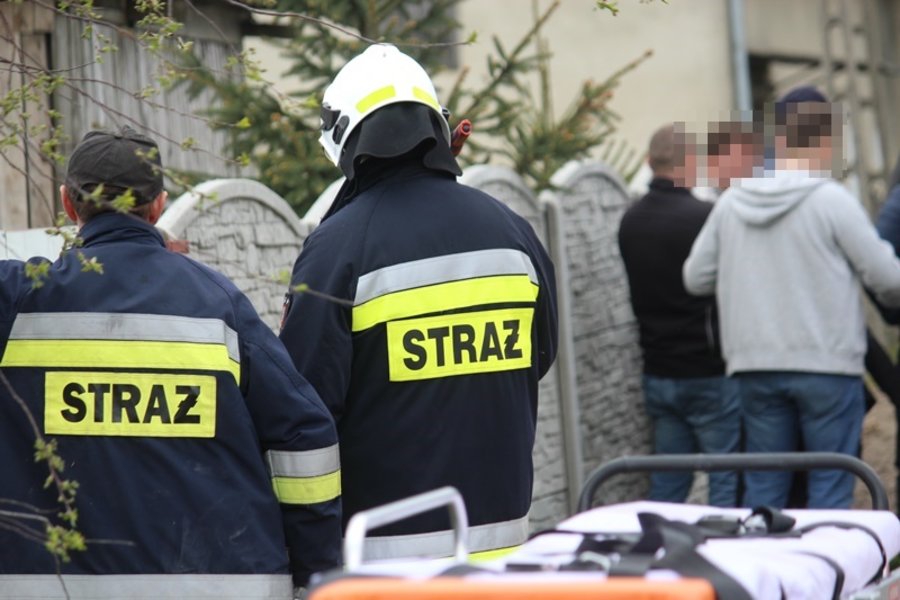 Groził, że skoczy z dachu