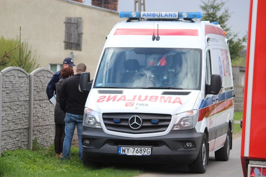 Groził, że skoczy z dachu