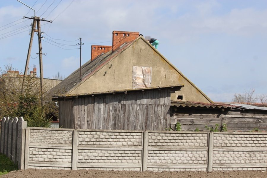 Groził, że skoczy z dachu