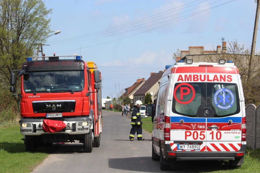 Groził, że skoczy z dachu