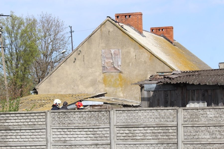 Groził, że skoczy z dachu