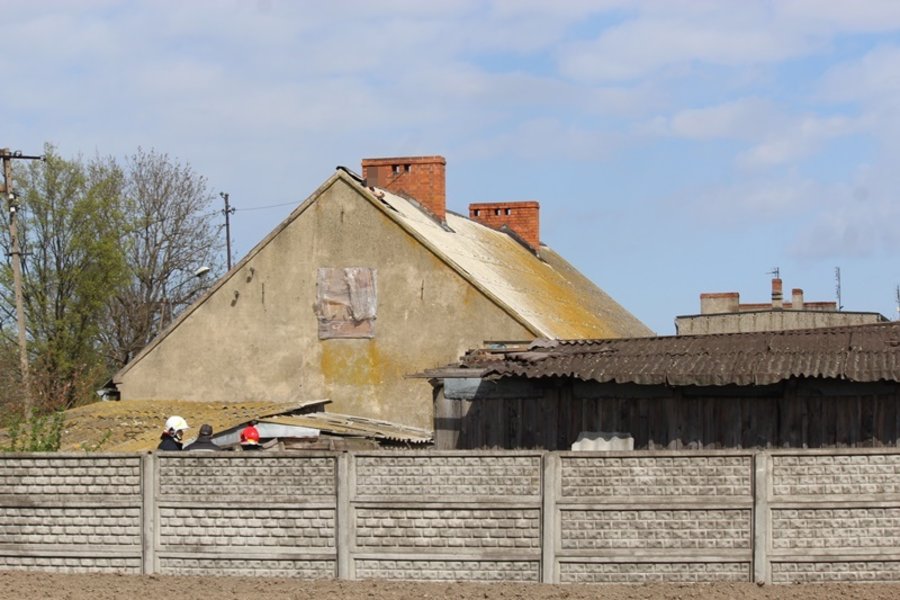 Groził, że skoczy z dachu