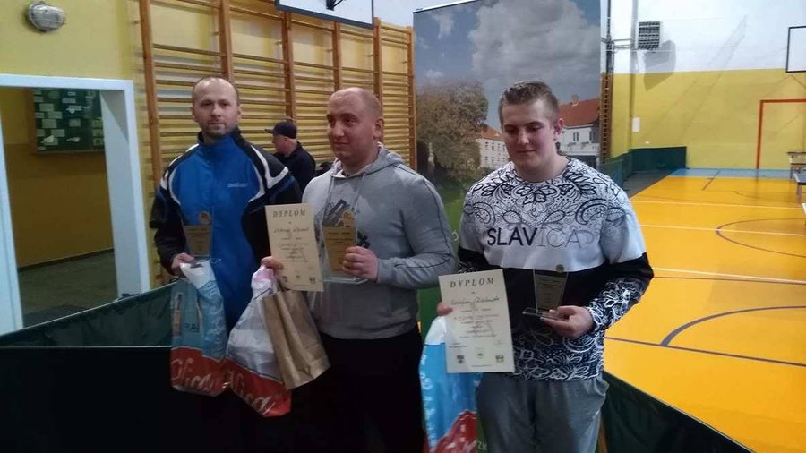 Miłośnicy tenisa stołowego zjechali do Grabonoga