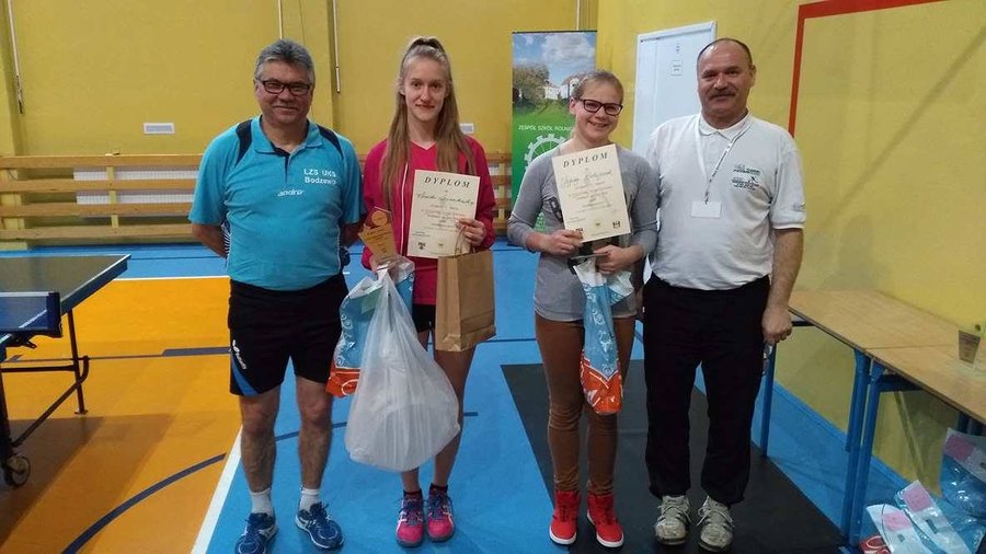 Miłośnicy tenisa stołowego zjechali do Grabonoga