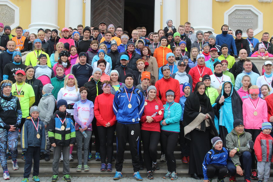 Biegli sprawdzić, czy grób jest pusty - film