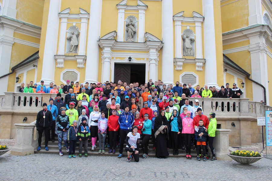 Biegli sprawdzić, czy grób jest pusty - film