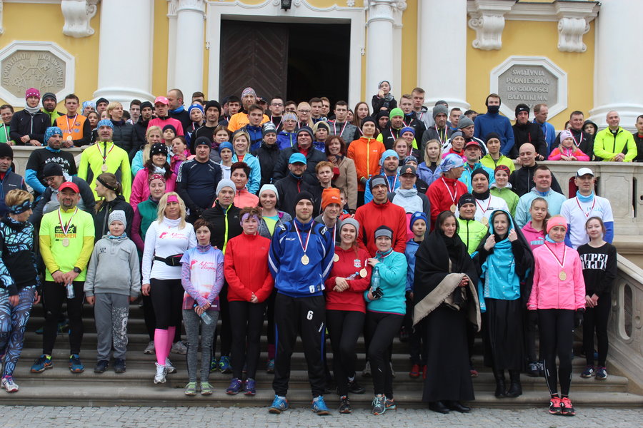 Biegli sprawdzić, czy grób jest pusty - film