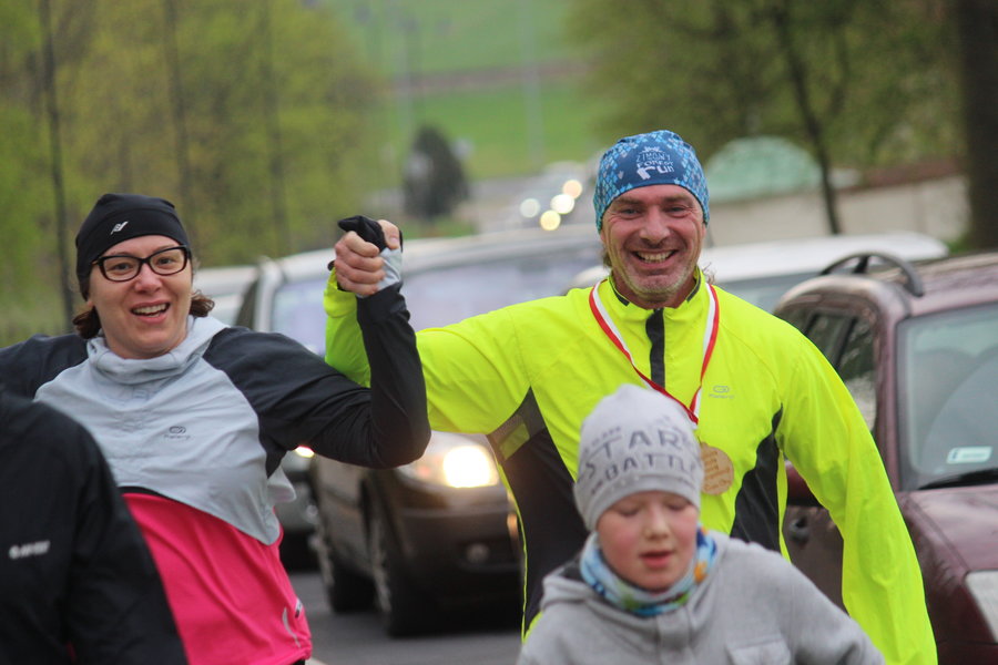 Biegli sprawdzić, czy grób jest pusty - film