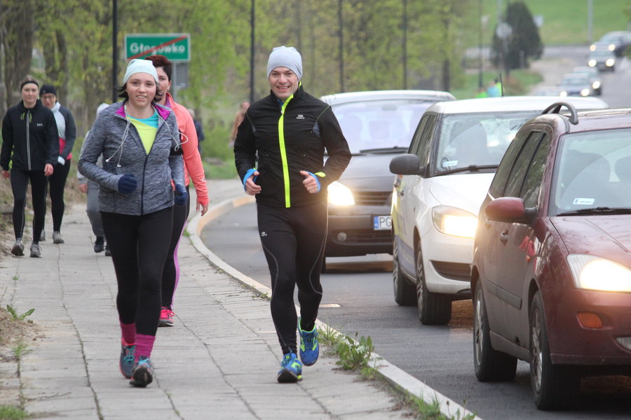 Biegli sprawdzić, czy grób jest pusty - film