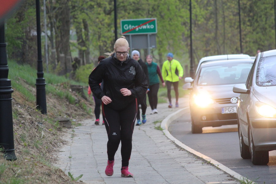 Biegli sprawdzić, czy grób jest pusty - film