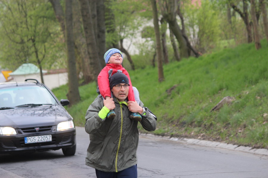 Biegli sprawdzić, czy grób jest pusty - film