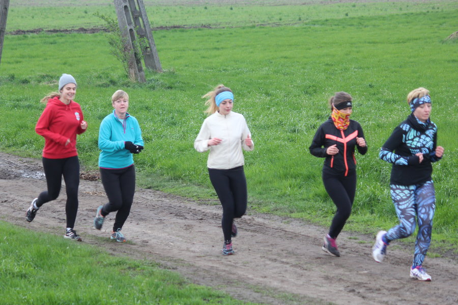 Biegli sprawdzić, czy grób jest pusty - film