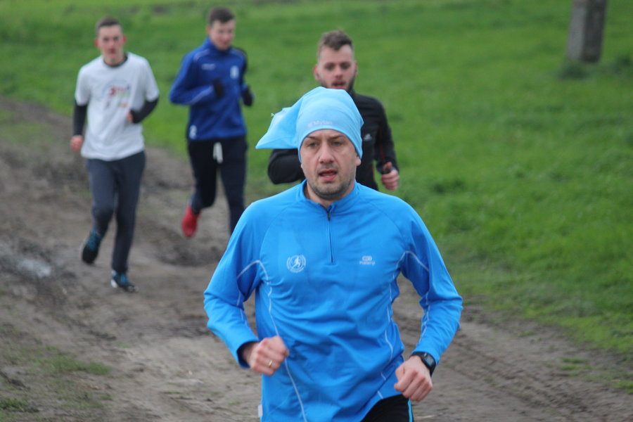 Biegli sprawdzić, czy grób jest pusty - film