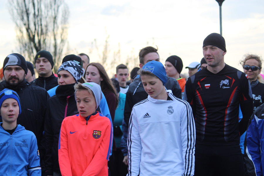 Biegli sprawdzić, czy grób jest pusty - film