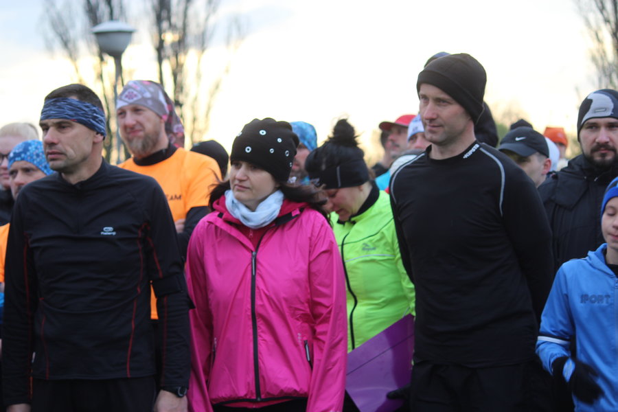 Biegli sprawdzić, czy grób jest pusty - film