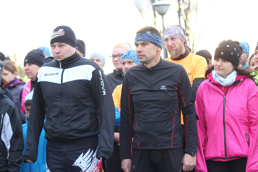 Biegli sprawdzić, czy grób jest pusty - film