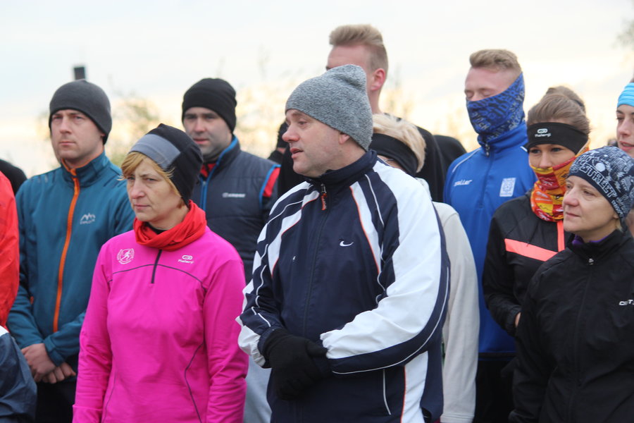 Biegli sprawdzić, czy grób jest pusty - film