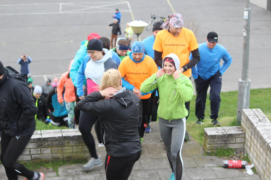 Biegli sprawdzić, czy grób jest pusty - film