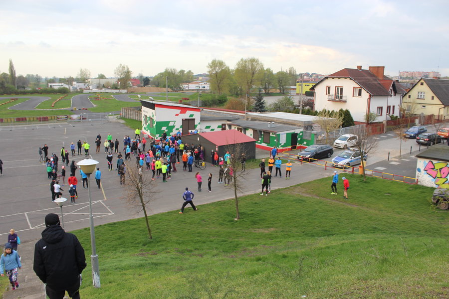 Biegli sprawdzić, czy grób jest pusty - film