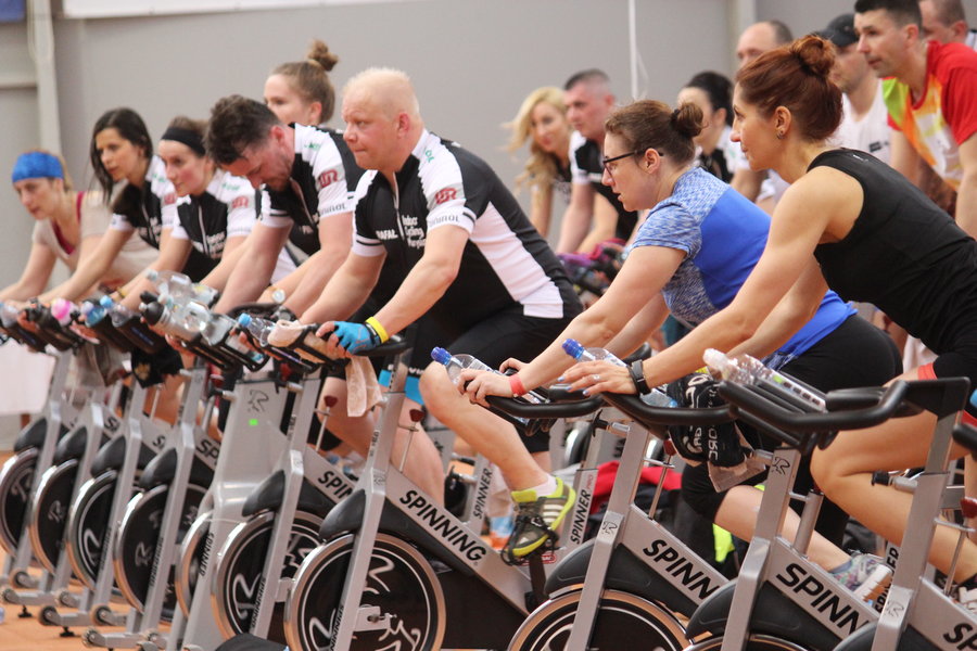 Siłę nóg zmienili w siłę serc - film