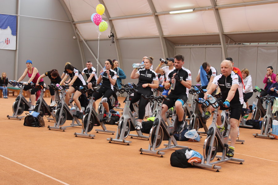 Siłę nóg zmienili w siłę serc - film