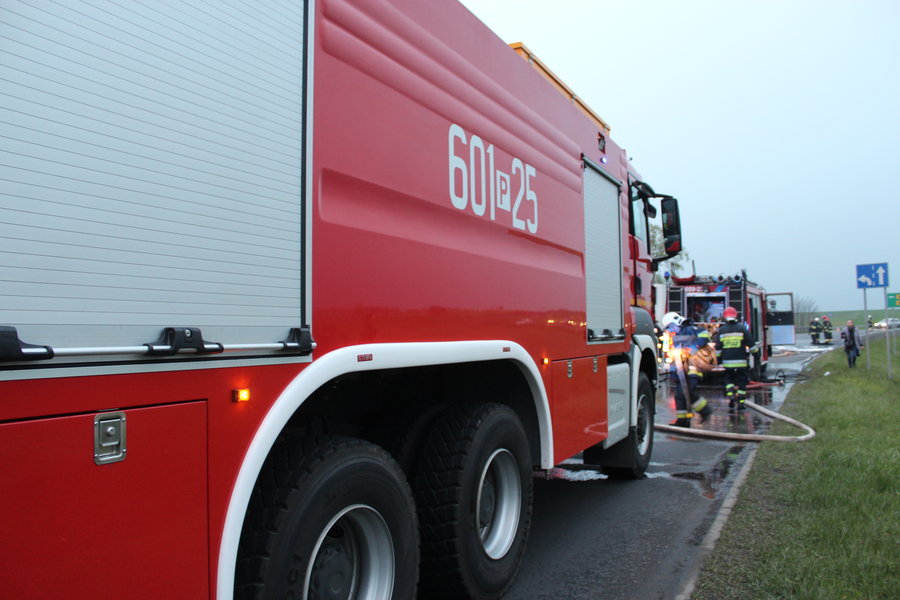 Płonęła naczepa z przetworami 