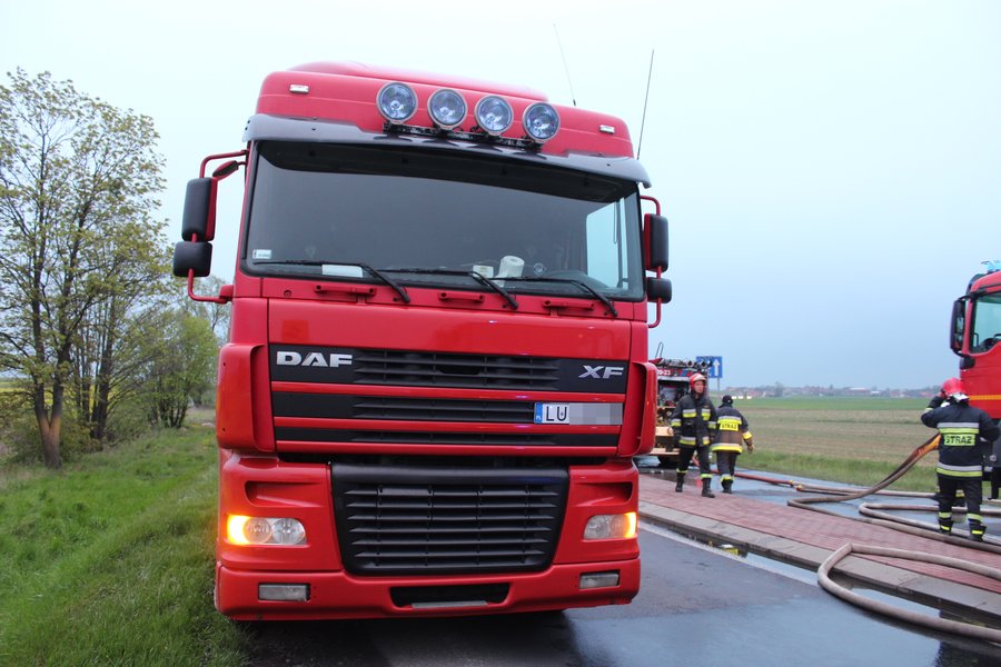 Płonęła naczepa z przetworami 