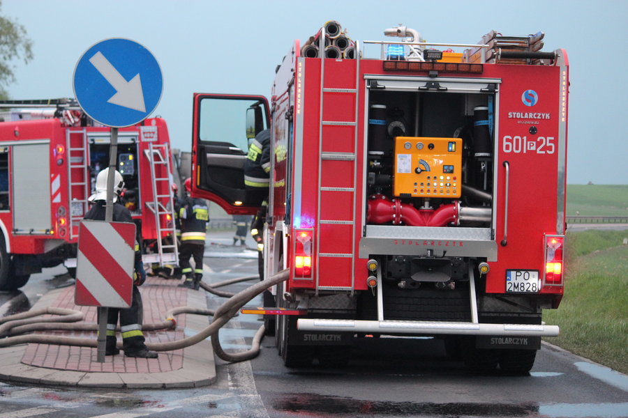 Płonęła naczepa z przetworami 