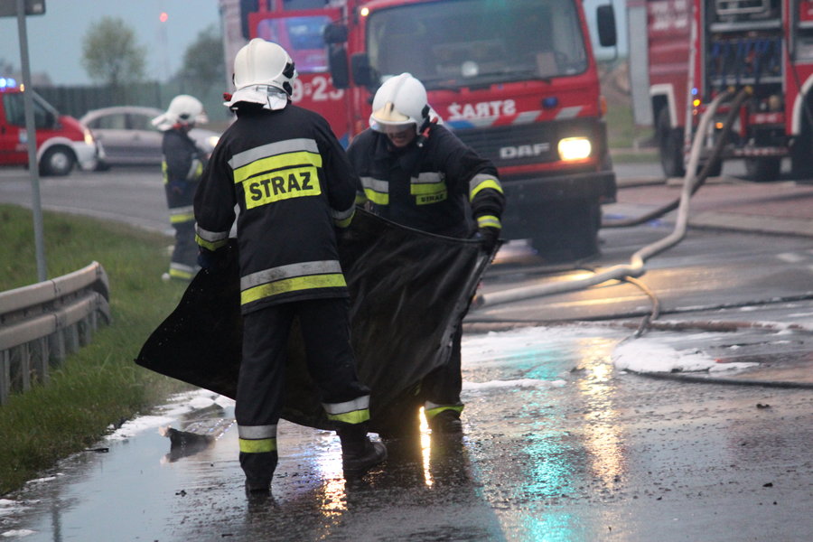 Płonęła naczepa z przetworami 