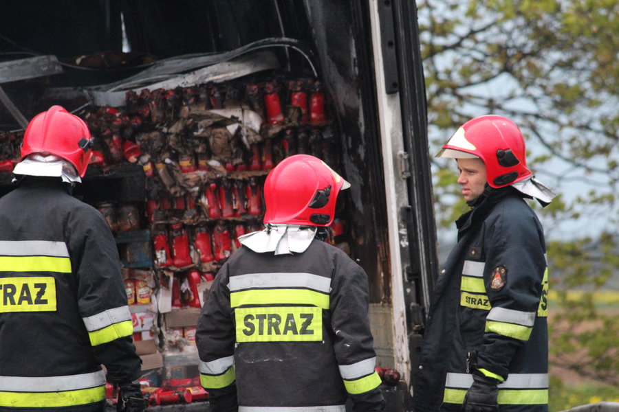 Płonęła naczepa z przetworami 