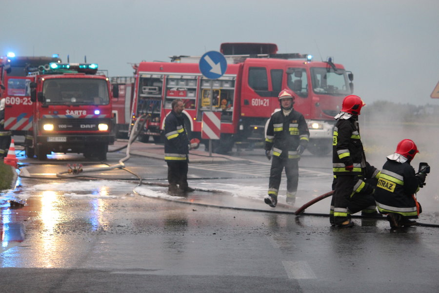 Płonęła naczepa z przetworami 