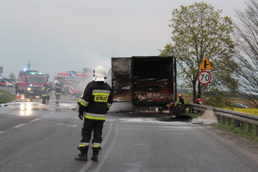 Płonęła naczepa z przetworami 