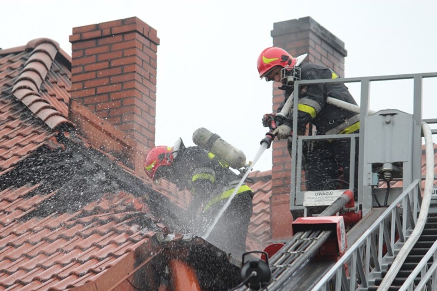 Paliła się kamienica przy rondzie - film