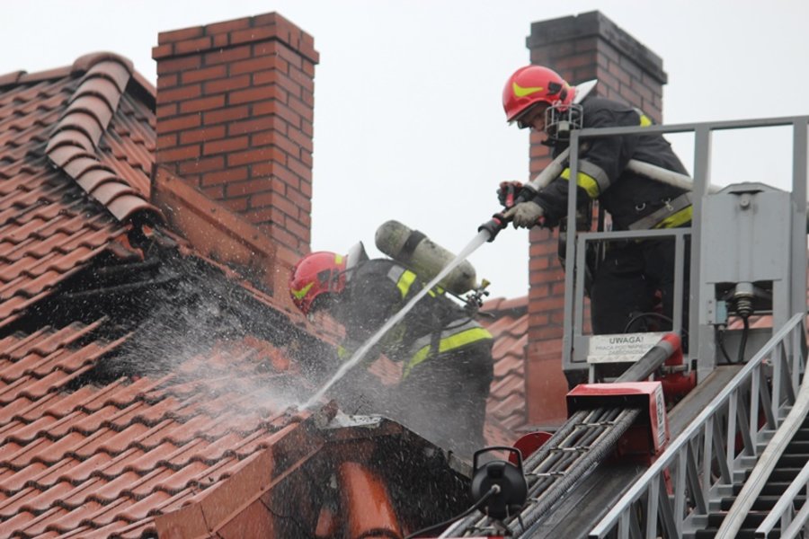Paliła się kamienica przy rondzie - film