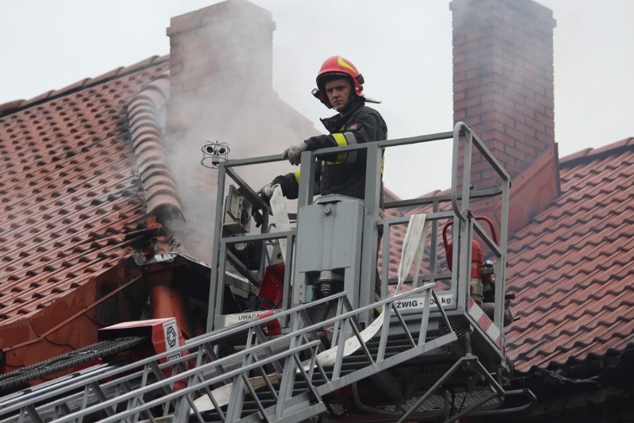 Paliła się kamienica przy rondzie - film