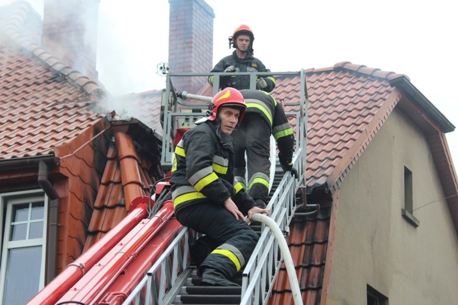 Paliła się kamienica przy rondzie - film