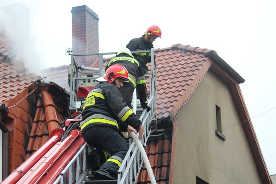 Paliła się kamienica przy rondzie - film