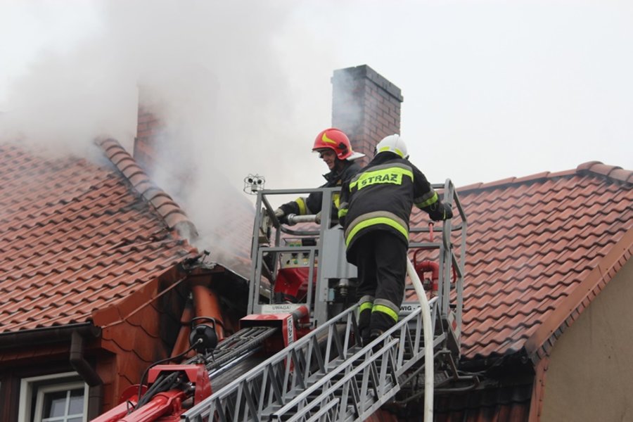 Paliła się kamienica przy rondzie - film