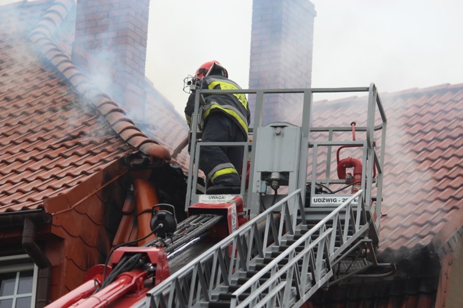 Paliła się kamienica przy rondzie - film