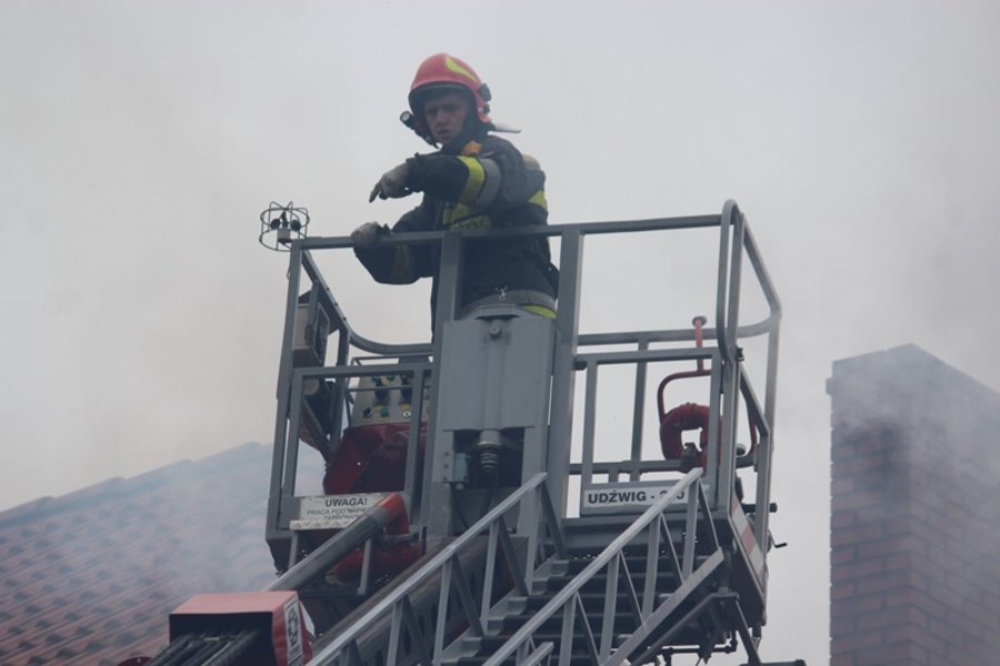 Paliła się kamienica przy rondzie - film