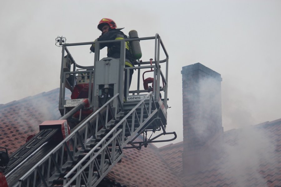 Paliła się kamienica przy rondzie - film