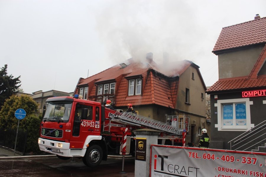 Paliła się kamienica przy rondzie - film