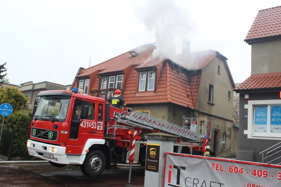 Paliła się kamienica przy rondzie - film