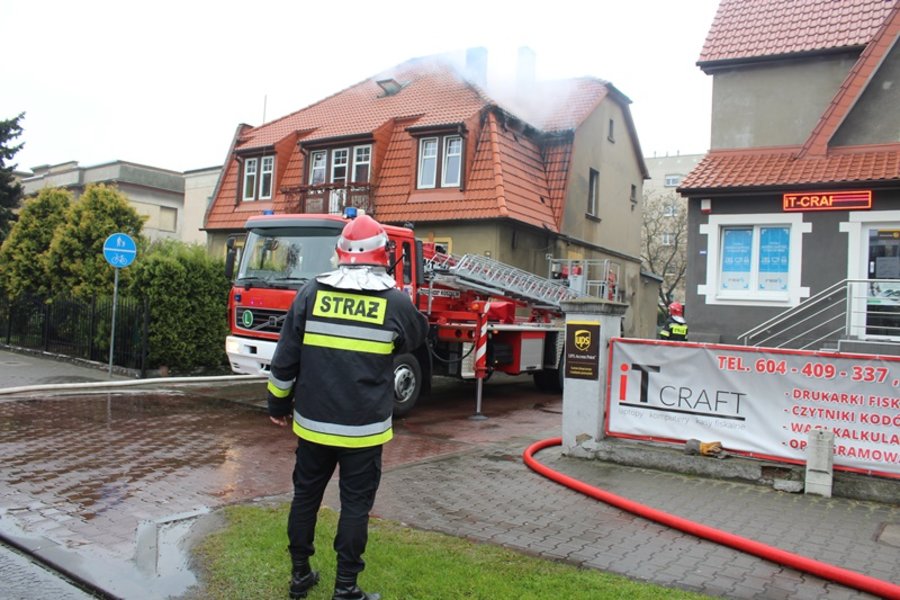Paliła się kamienica przy rondzie - film