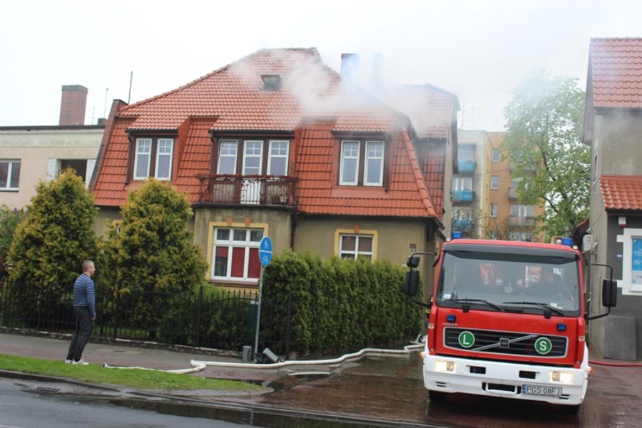 Paliła się kamienica przy rondzie - film
