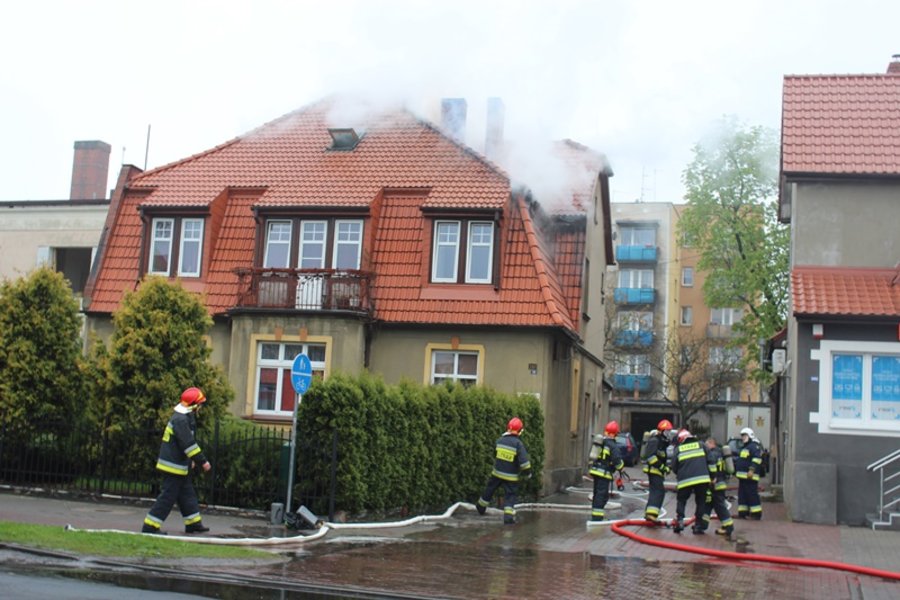 Paliła się kamienica przy rondzie - film
