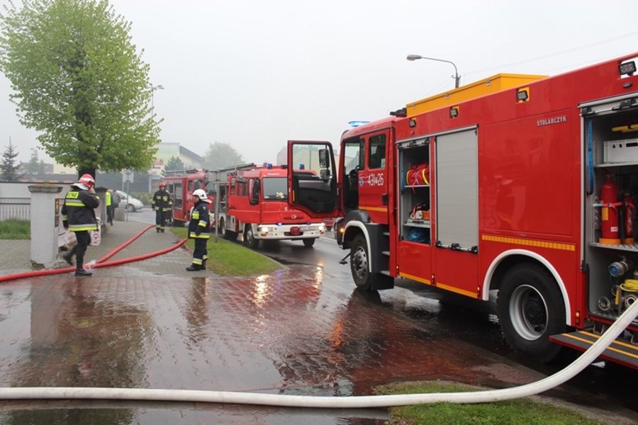 Paliła się kamienica przy rondzie - film
