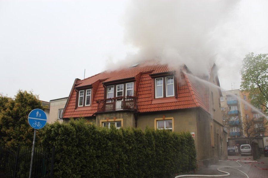 Paliła się kamienica przy rondzie - film